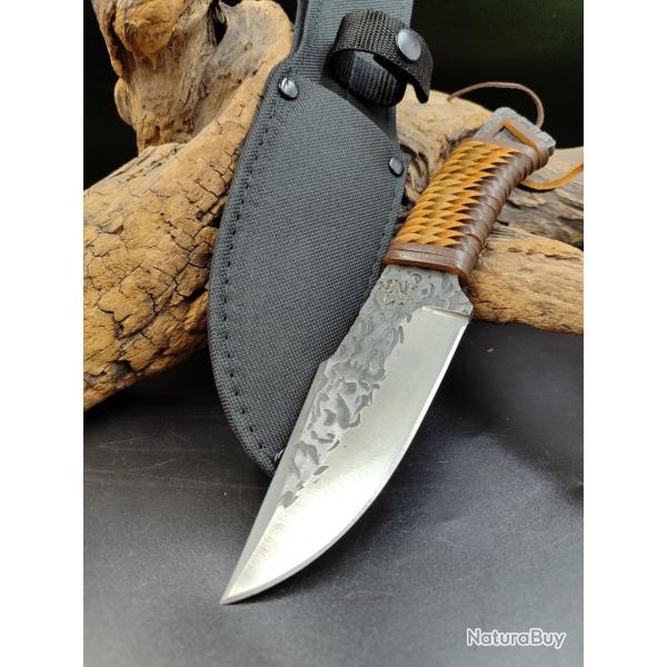 Poignard monobloque Lame Brute de forge manche cuir Etui