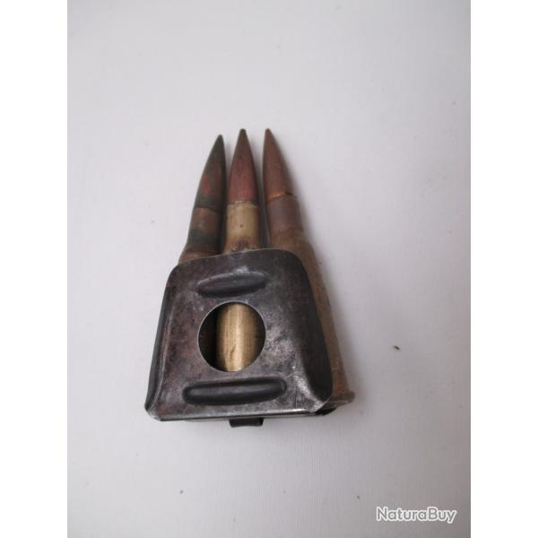 3 cartouches   dmilitarises de 8 mm sur clips