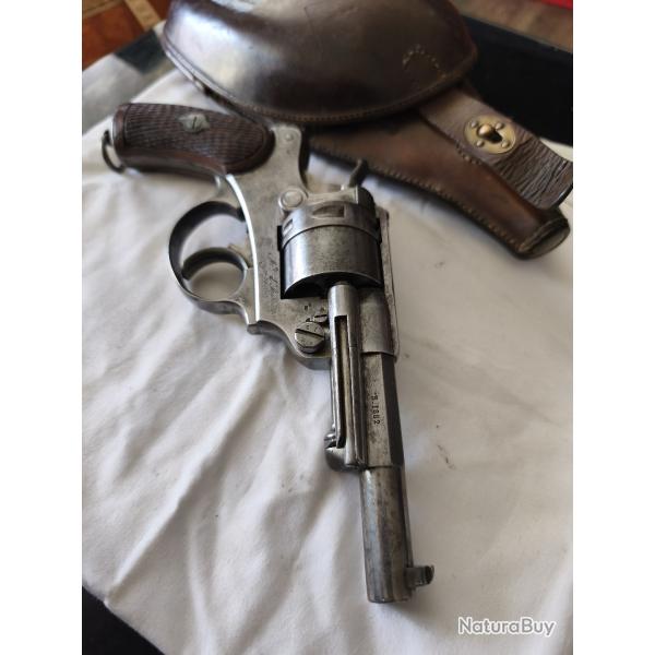 Magnifique revolver 1873 tout au mme numro avec sa sacoche