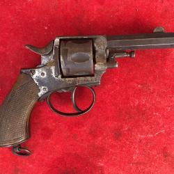 TRES BON REVOLVER TYPE WEBLEY CAL 380 PERCUTION CENTRALE