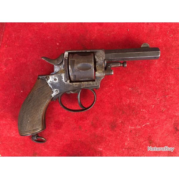 TRES BON REVOLVER TYPE WEBLEY CAL 380 PERCUTION CENTRALE