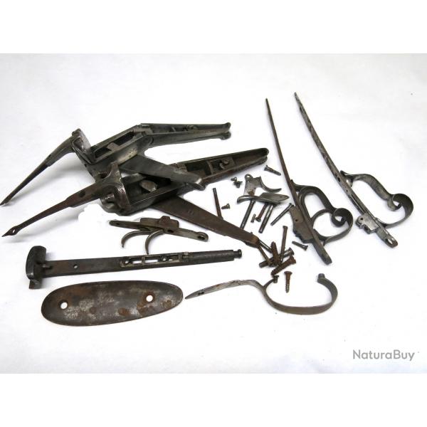 Lot pieces detaches fusil de chasse ref 123                box 338