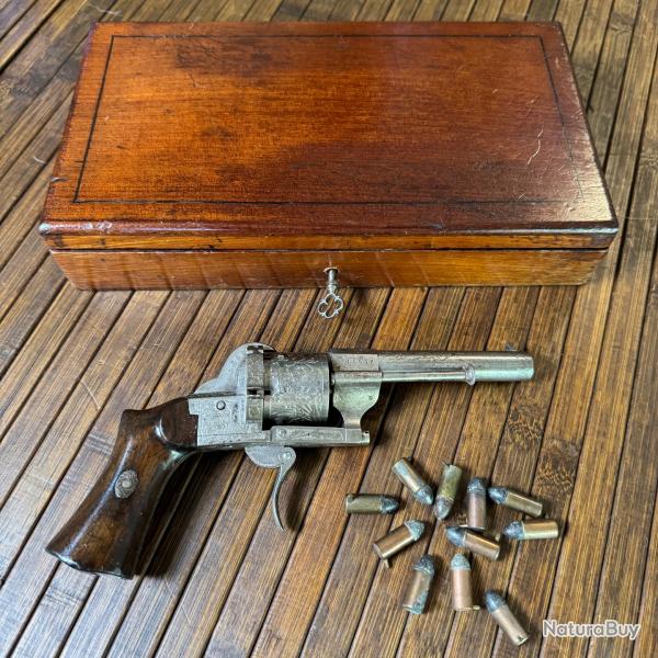 SUPERBE REVOLVER DE LUXE  E. LEFAUCHEUX PARIS EN COFFRET BOTE DE 50 MUNITIONS