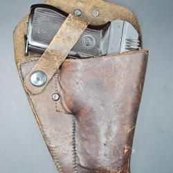 CZ 27 - CZ PISTOLE MODELL 27 - Cal 7,65mm Fabrication BOHMISCHE WAFFENFABRIK AG + ETUI CUIR