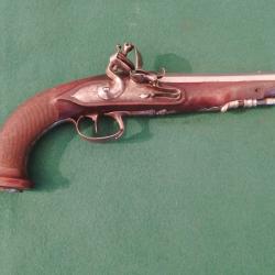Pistolet Française Silex  d´Officier á la fin du 18 eme siécle. .