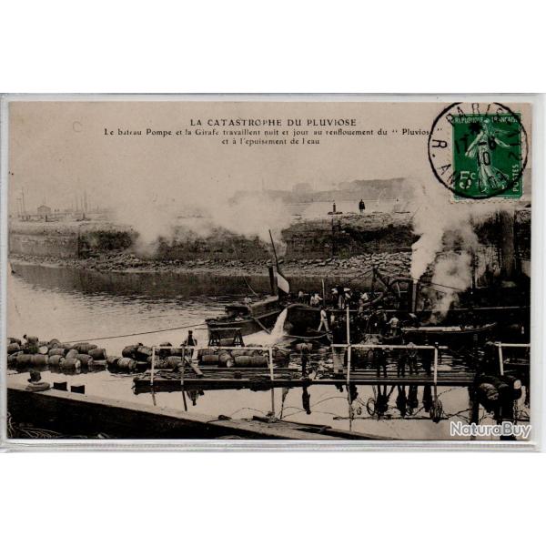 CPA - LA CATASTROPHE DU PLUVISE Le bateau Pompe et la Girafe travaillent" - N3968