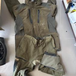lot de vetements d'occasion au enchere a 1 destockage armurerie
