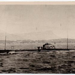 CPA - Marine Militaire - Le Sous - Marin de 1er Classe " REQUIN " de 1100 tonnes - N°3973