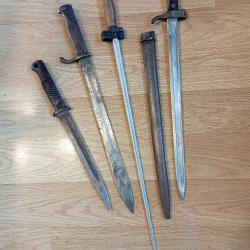 Quatre baïonnettes à restaurer.
