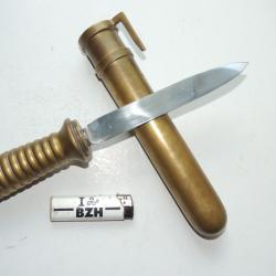 SCAPHANDRIER PIED LOURD / JOLI POIGNARD DE TRAVAIL