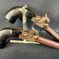 EXCELLENTE PAIRE DE PISTOLETS À PERCUSSION