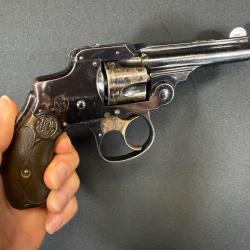 SUPERBE SMITH & WESSON HAMMERLESS 1er modèle calibre 32sw