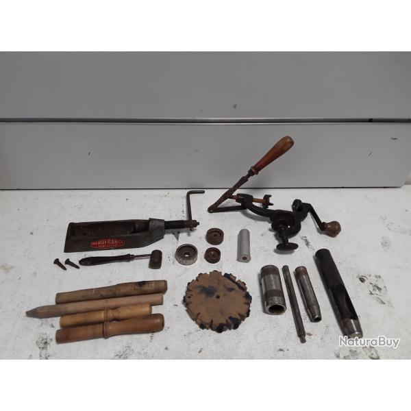 Lot de divers outils de fabrication de cartouches