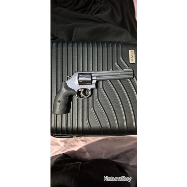 Smith & Wesson 686 6"