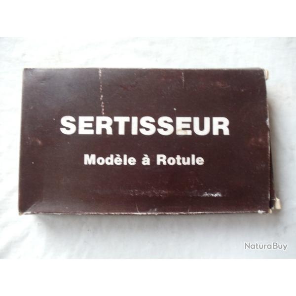 Sertisseur  rotule ( lissoir 14 m/m) dans sa bote d'origine.