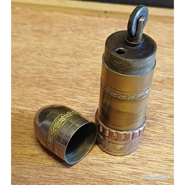 Trs beau briquet de poilu - art de tranche WW1 - douille chrome et dore
