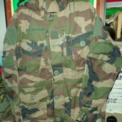 VESTE DE COMBAT ETE DE L'ARMEE FRANCAISE, 2004 ,TAILLE MT 96 A 104 CM TOUR DE POITRINE , J'AI D'AUTR