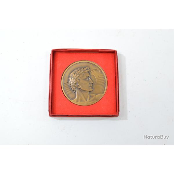 Mdaille tte d'athlte, rcompense sportive. Annes 1960 - 1980. Moutereau PARIS