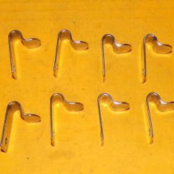 LOT DE 12 ATTACHES BACHES POUR LES REMORQUES DES VEHICULES MILITAIRES DE L'ARMEE FRANCAISE , BON  ET
