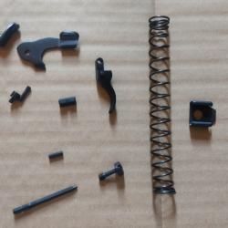 Lot de pièces détachées pour  Makarov neuves