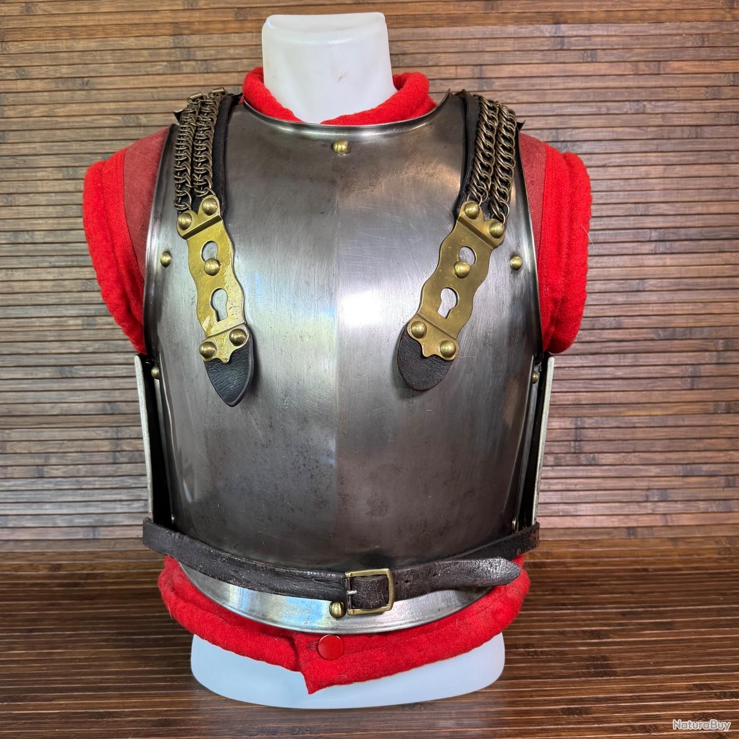 PHOTOS - La Forteresse Royale De Chinon Ouvre Une Nouvelle Salle Consacree Aux Armes Medievales 3216024