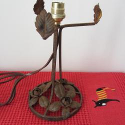 Pied de lampe en fer forg&eacute; 1920-1930