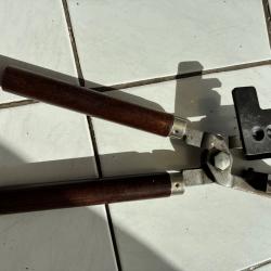 Vend moule à ogives RCBS swc9,06 mm (38,357) avec pince rcbs bon fonctionnement