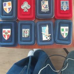 Collection complète ~100 insignes militaires Éditions Atlas - Arthus-Bertrand - Avec boîtiers