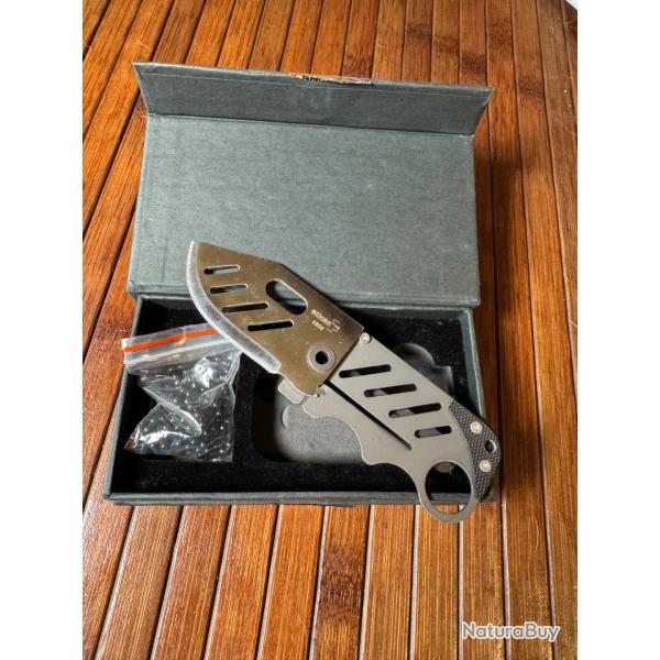 Couteau ultra light en forme de carte de crdit Boker Plus neuf