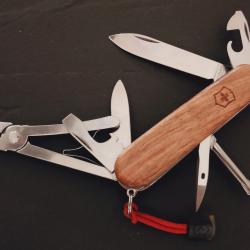 Victorinox couteau suisse Mechanic Wood collector