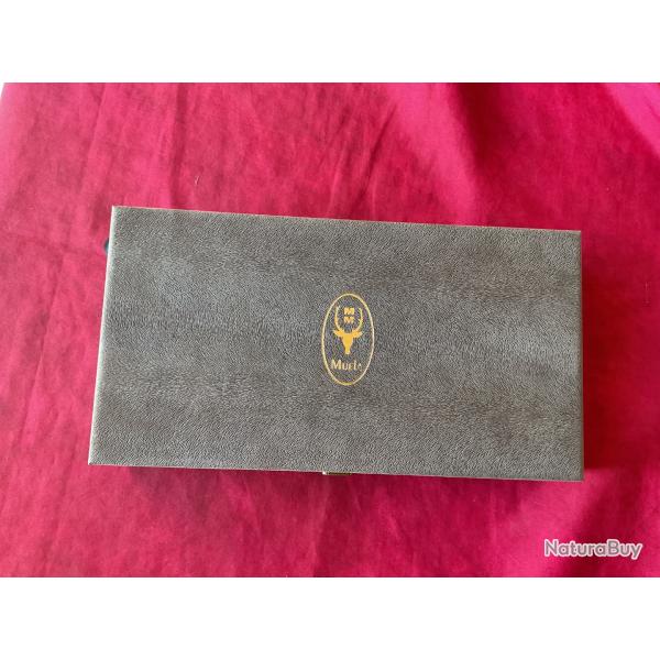 Coffret pour poignards ou autres Muela, pas de prix de rserve.