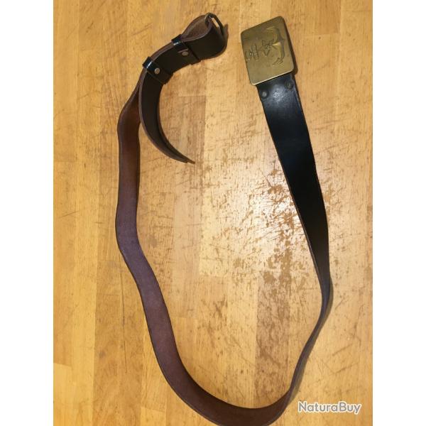ceinturon  cuir noir URSS de  fusilier marin  , apres guerre mais pareil que WW2