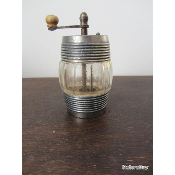 Moulin  poivre acier et verre moul 1940-1950