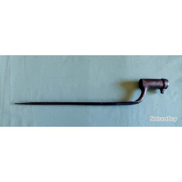 Une Ancienne Baonnette douille du 18ieme