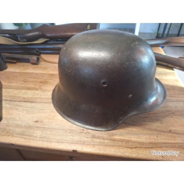 Coque de casque Allemand M42 grande taille dans son jus de grenier sain et d'origine