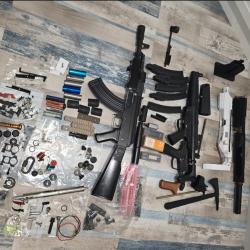 Très gros lot Airsoft - AK47, MP5, pièces upgrade & accessoires