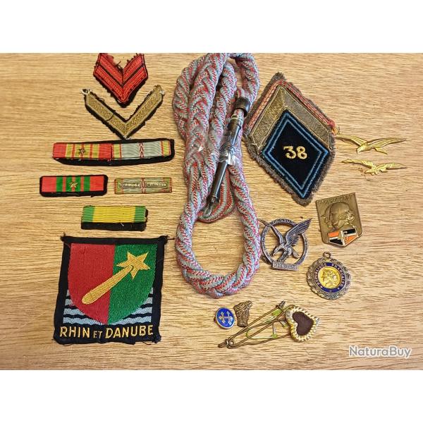 Lot militaria - insignes mdailles cussons fourragre grades + cadeaux