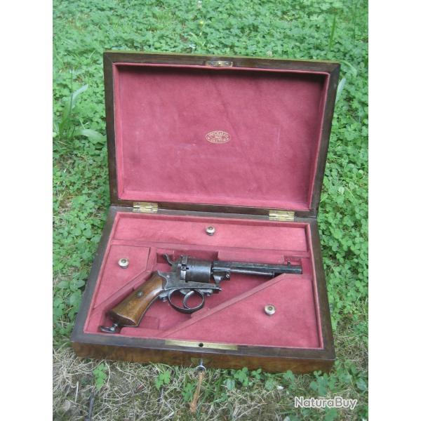 revolver 9 mm a broche en coffret; arme en tat de tir