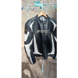 Blouson moto IXON cuir bon état Avec sa doublure hiver