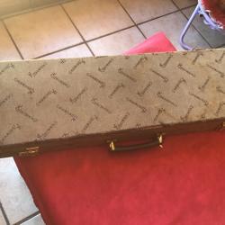 mallette ancienne pour fusil de marque Browning, pas de prix de réserve