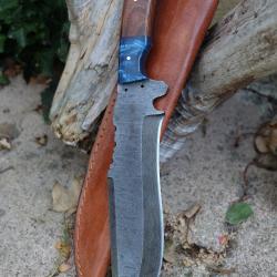 Couteau de Chasse Trakker Damas Lame 256 Couches Manche Bois Rosewood Fabr Artisanale Etui Cuir