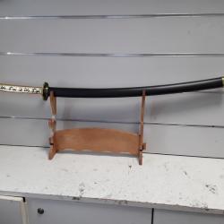 Katana noir et or motif lame rouge