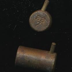 (10854) UNE CARTOUCHE CAL 7mm  LEFAUCHEUX A BROCHE  A BLANC par BRAUN & BLOEM marquée "BB7"