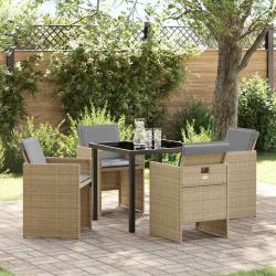 Ensemble de jardin 5 pièces avec coussins en rotin synthétique beige.
