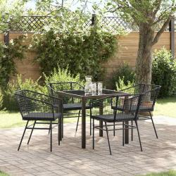 Ensemble de jardin de 5 pièces avec des coussins en poly rotin noir.