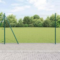 Clôture Euro avec 7 poteaux flangés 1,5x10 m en acier galvanisé.