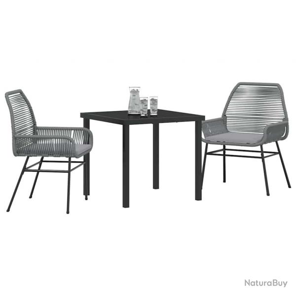 Ensemble de 3 pices de salle  manger de jardin avec coussins en poly rotin gris.