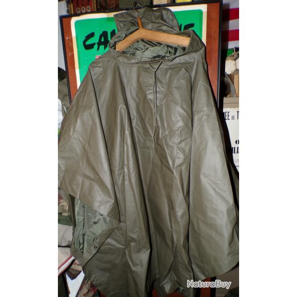 PONCHO IMPERMEABLE DE L'ARMEE FRANCAISE , TAILLE 192 P , BOUTONS PRESSIONS POUR FERMETURE SUR LES C