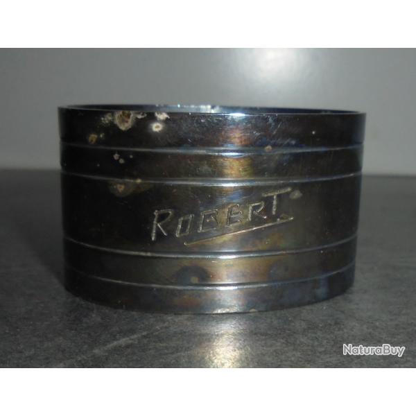 ANCIEN ROND DE SERVIETTE en MTAL ARGENT ATTITR  " ROBERT "