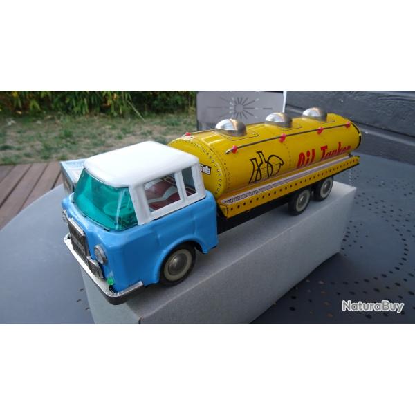 jouet camion citerne en tole a friction oil tanker